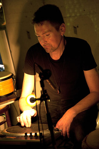 Ralf Meinz Live at "Tresorraum für Elektrische Kunst", Kunstamt Tübingen - Photo: Muhammed Krauß